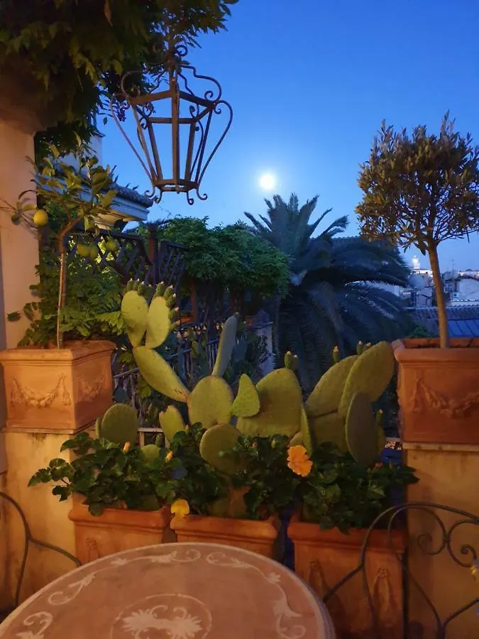 Episcopo Lipinsky Luxury Suites Rome 2*,