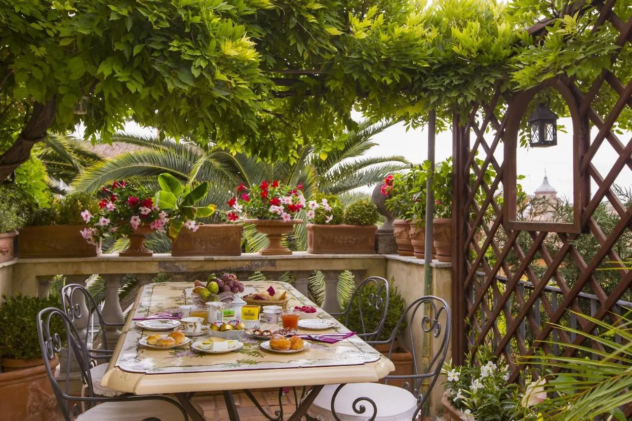 ** Couette-café Episcopo Lipinsky Luxury Suites Rome Italie
